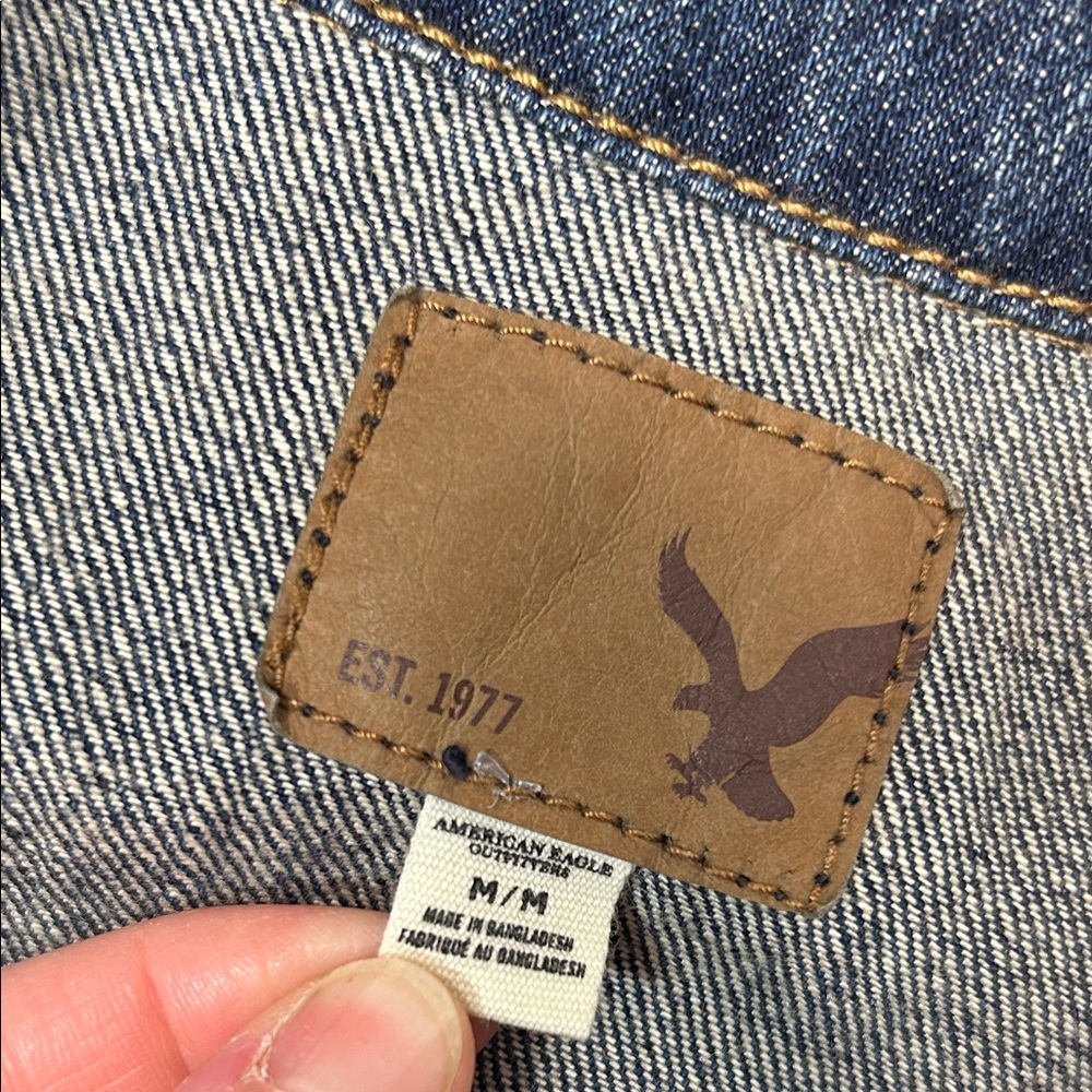 American Eagle Denim distressed, jean jacket size medium 100% cotton - Picture 2 of 7